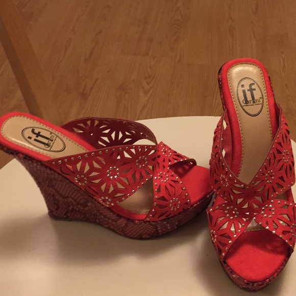 Super comfy wedges. Bright and sparkly - Picture 2 of 4